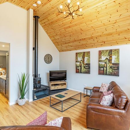 Thistle Lodge 21 With Hot Tub Belladrum Экстерьер фото
