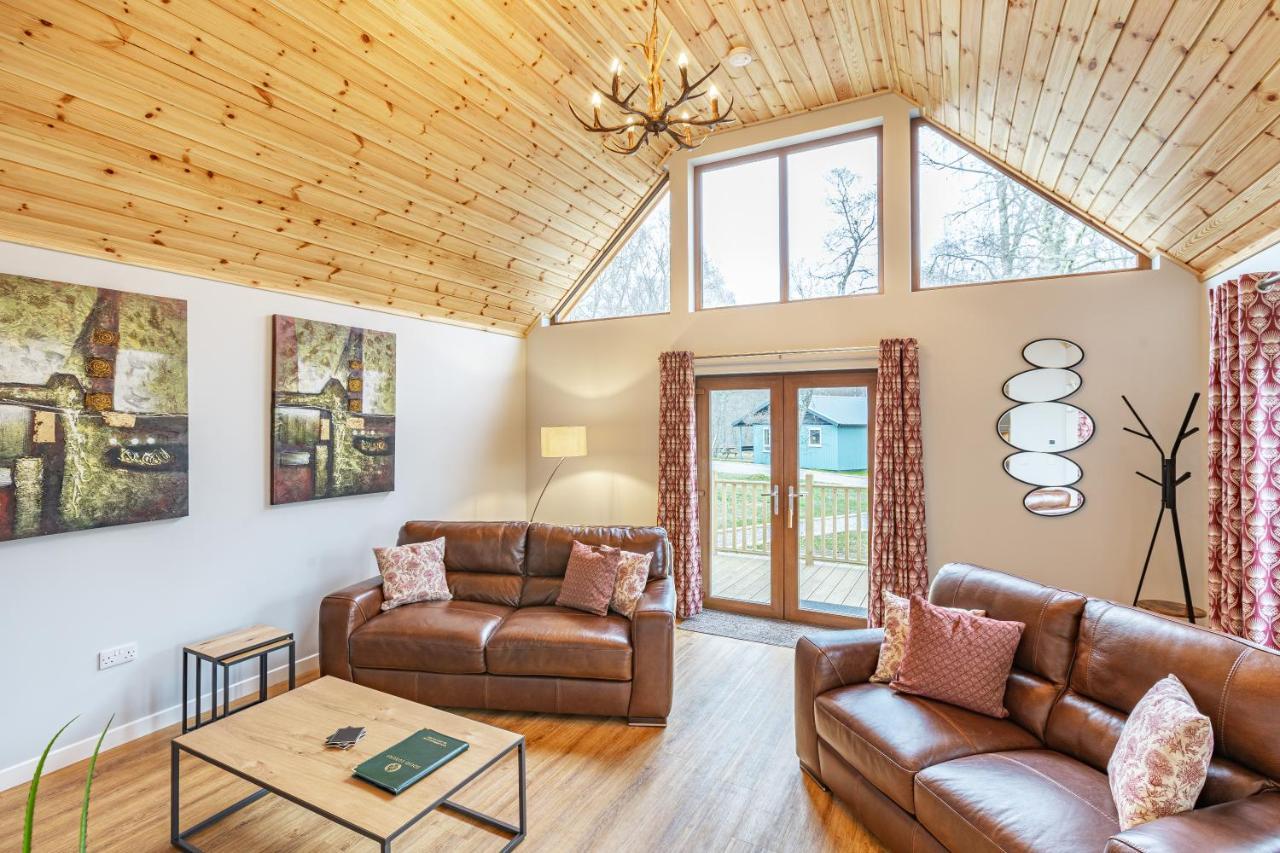 Thistle Lodge 21 With Hot Tub Belladrum Экстерьер фото