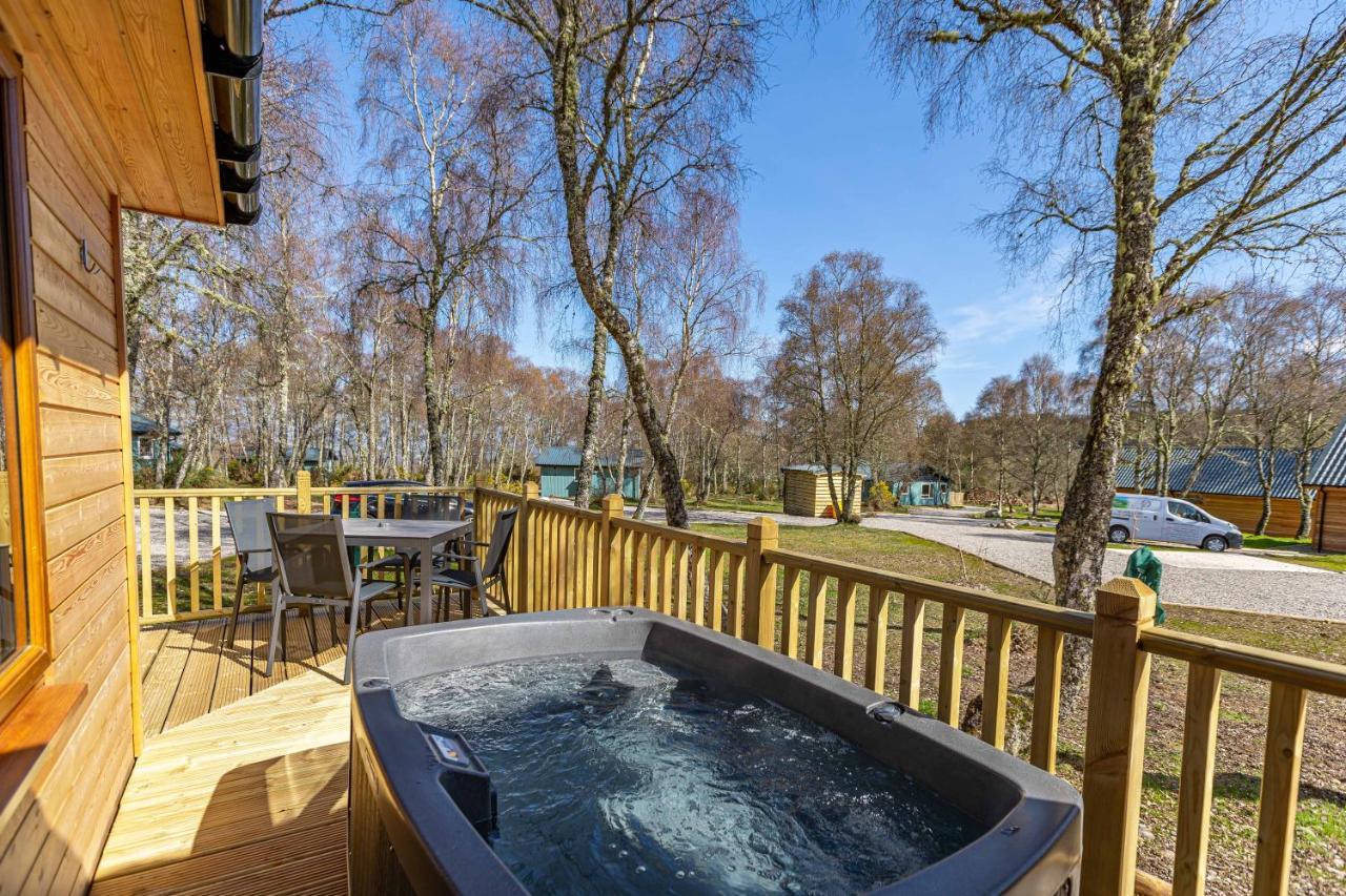 Thistle Lodge 21 With Hot Tub Belladrum Экстерьер фото
