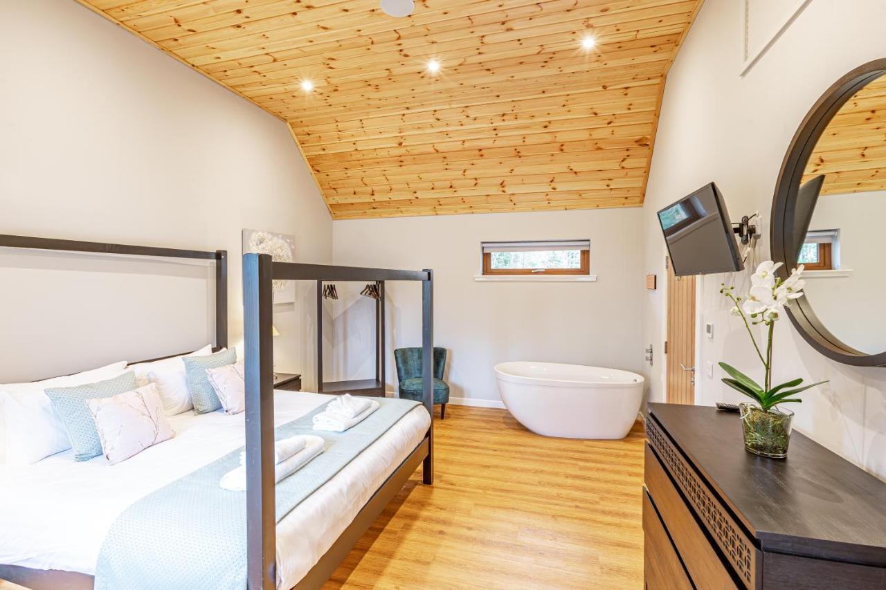 Thistle Lodge 21 With Hot Tub Belladrum Экстерьер фото