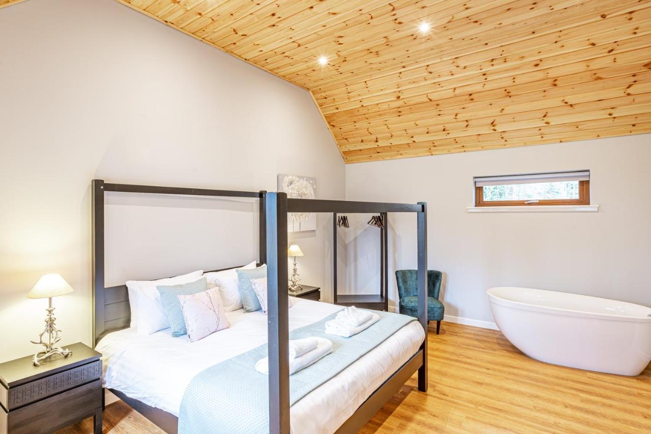 Thistle Lodge 21 With Hot Tub Belladrum Экстерьер фото