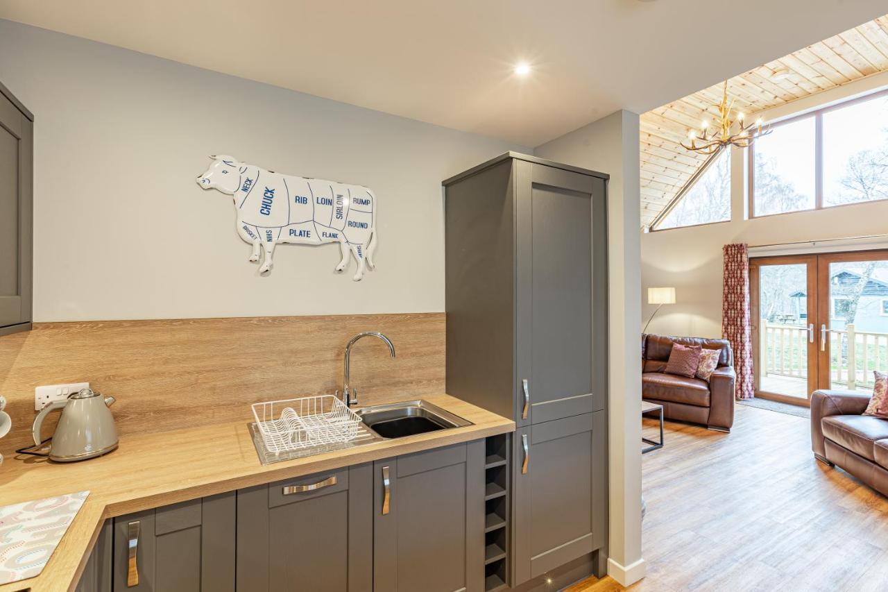 Thistle Lodge 21 With Hot Tub Belladrum Экстерьер фото